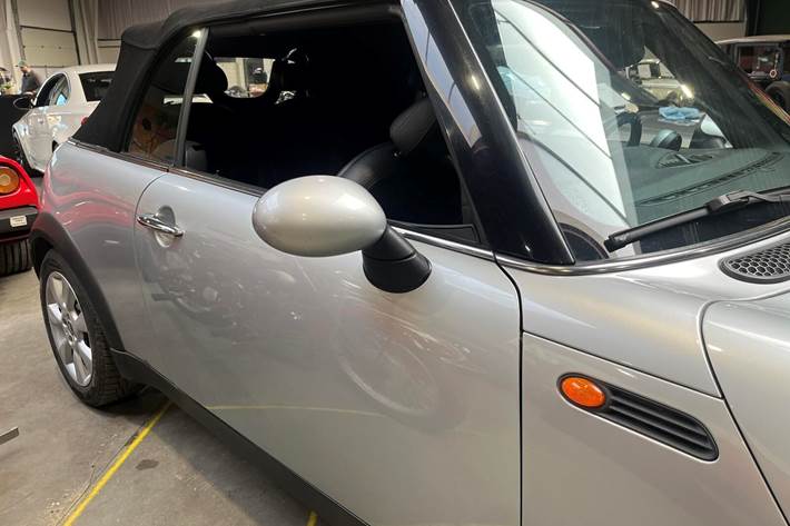 Sølv Mini Cooper fra 2006