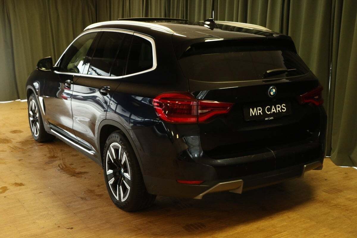 BMW iX3 Charged