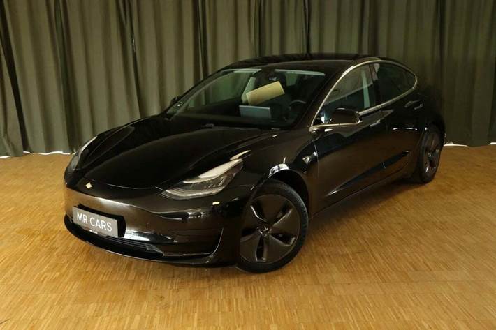 Sort Tesla Model 3 fra 2020