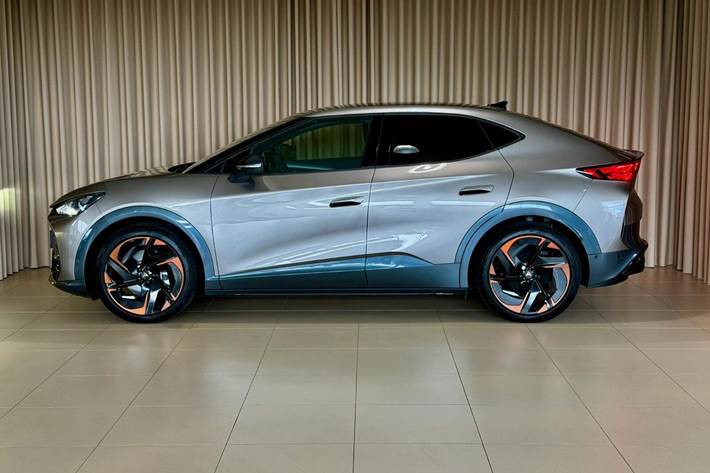 Grå Cupra Tavascan fra 2025