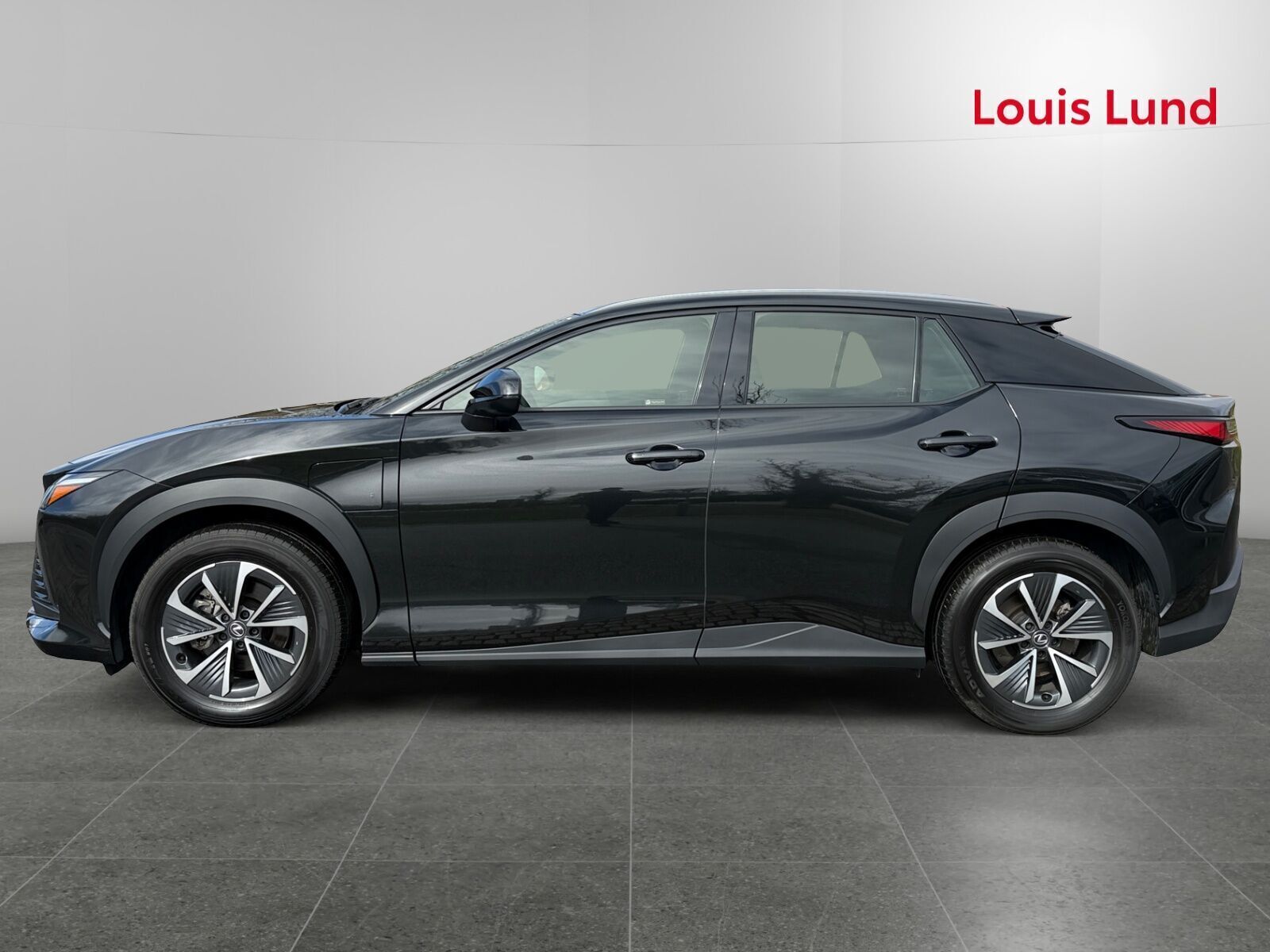Sort Lexus RZ fra 2024