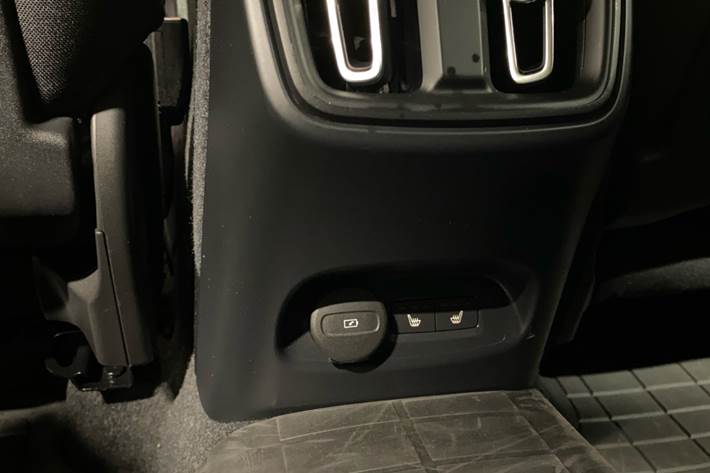 Blå Volvo XC40 fra 2023