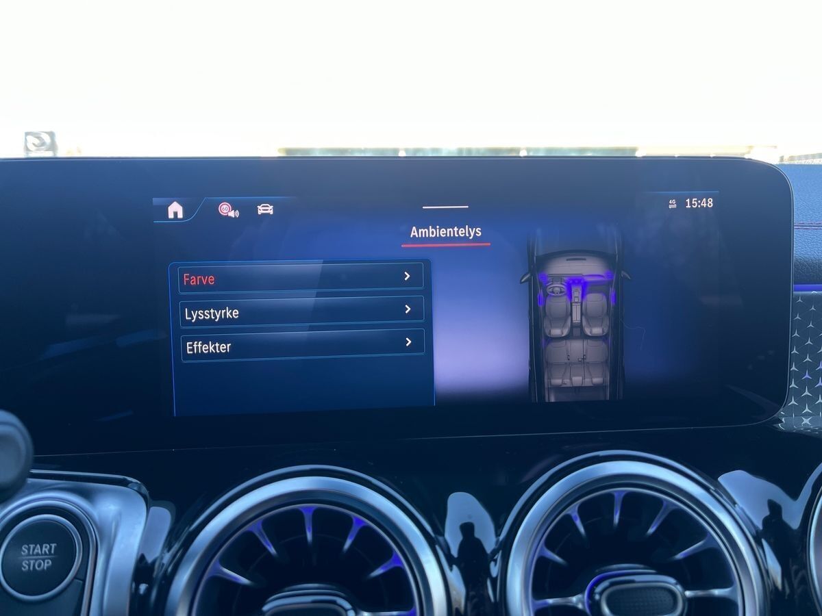 Sort Mercedes EQB250+ fra 2025