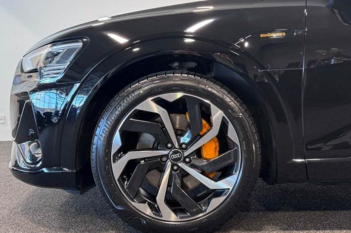 Sort Audi e-tron fra 2023