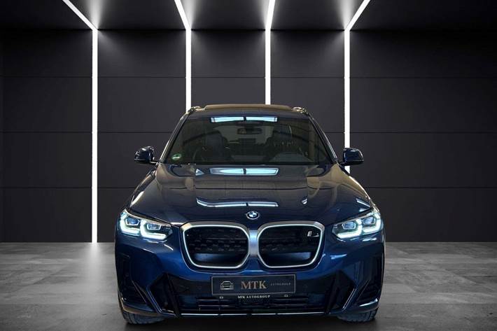 Blå BMW iX3 fra 2023
