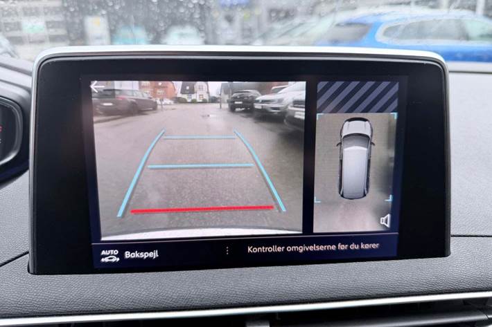 Grå Peugeot 5008 fra 2020