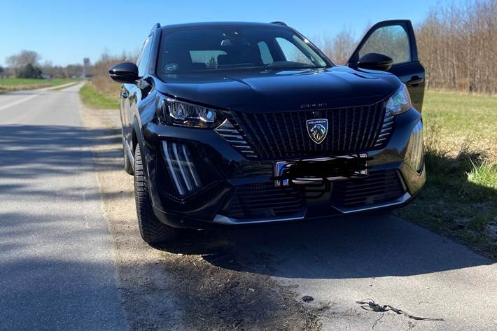 Sort Peugeot 2008 fra 2023