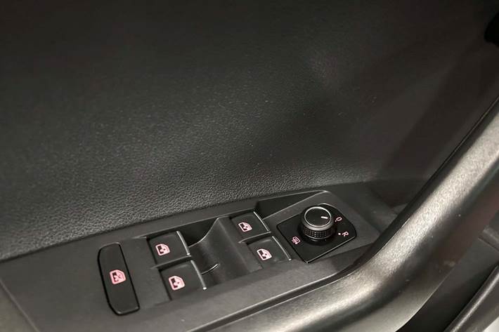 Sølv VW Polo fra 2019