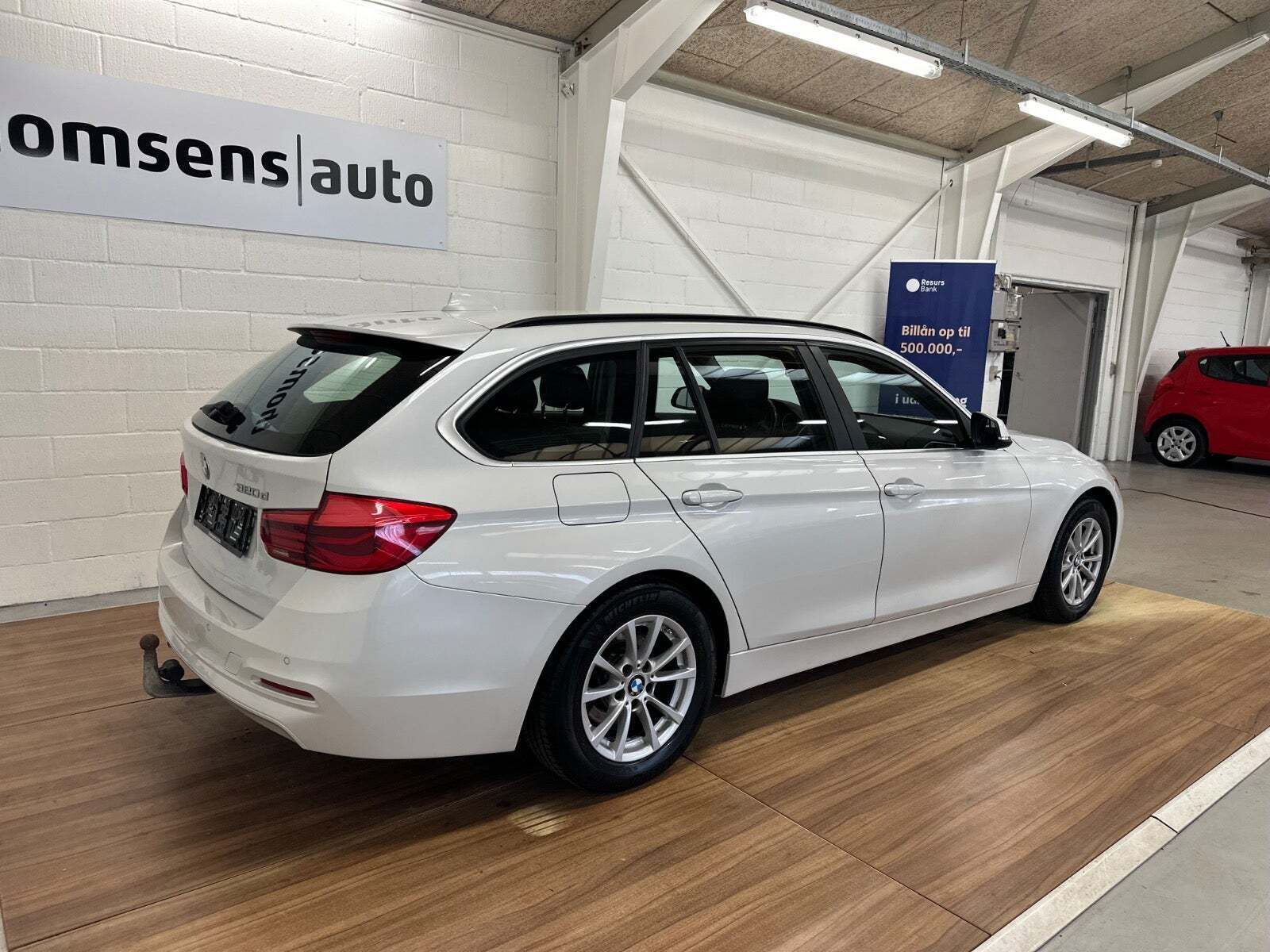 Hvid BMW 320d fra 2019