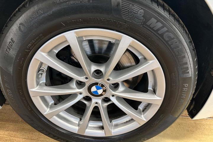 Hvid BMW 320d fra 2019