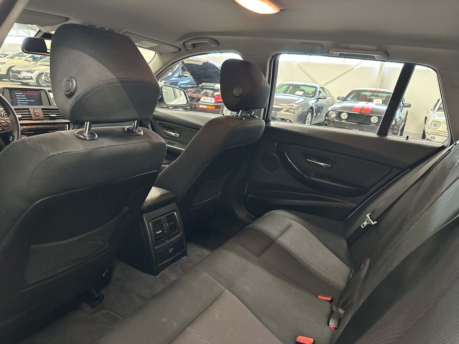 Hvid BMW 320d fra 2019