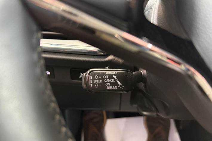 Blå Skoda Enyaq fra 2023