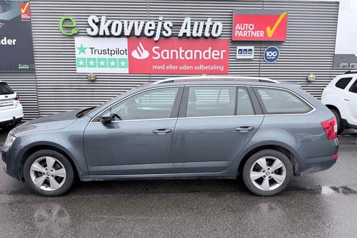 Grå Skoda Octavia fra 2016