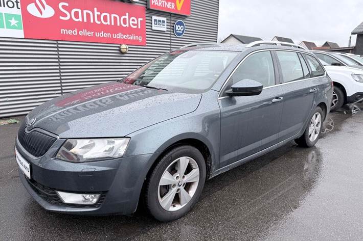 Grå Skoda Octavia fra 2016