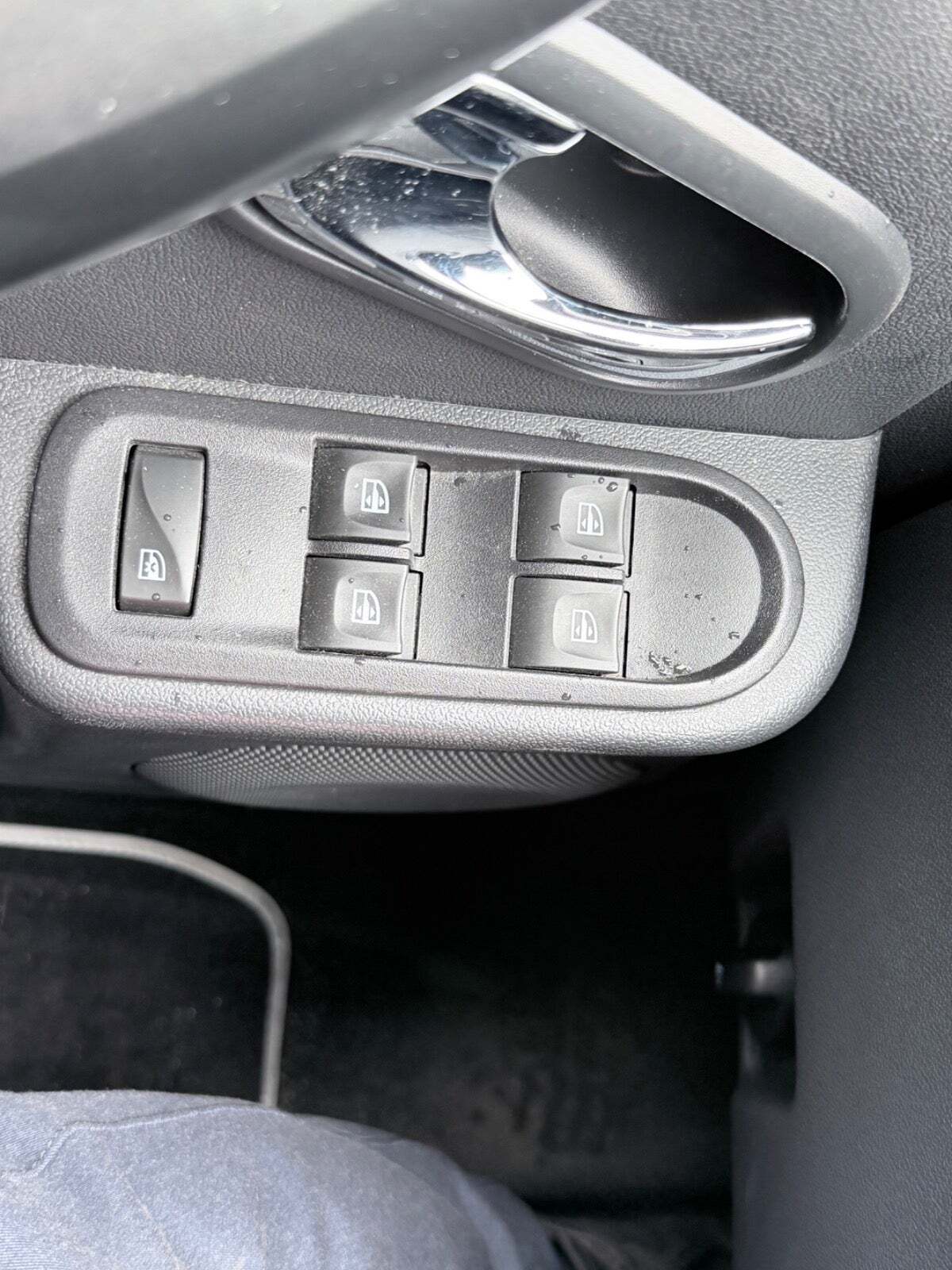 Hvid Dacia Duster fra 2016