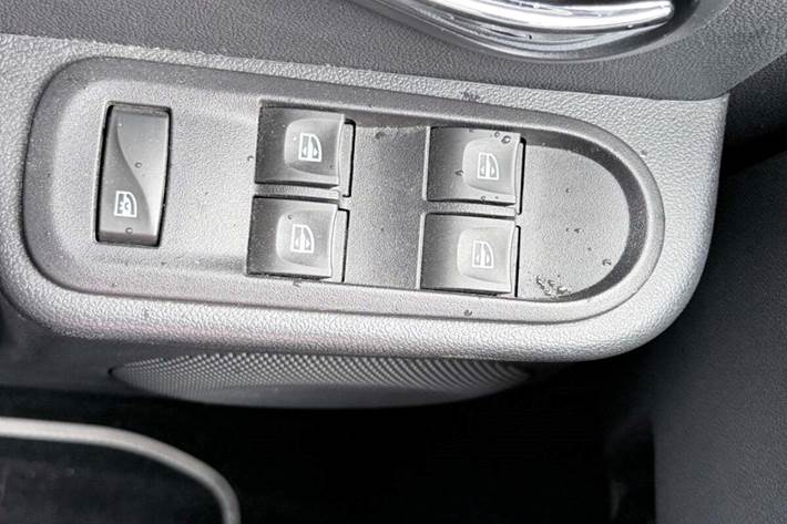 Hvid Dacia Duster fra 2016