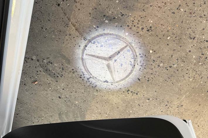 Hvid Mercedes Vito 114 fra 2023