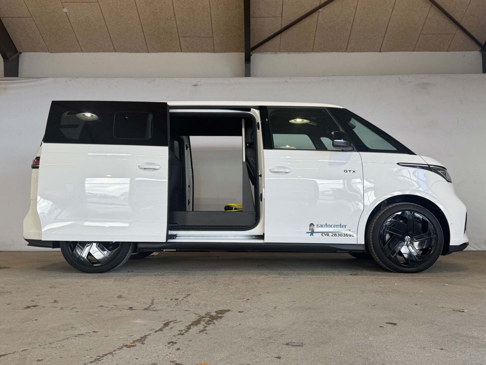 VW ID.Buzz 86 GTX 4Motion LWB Van