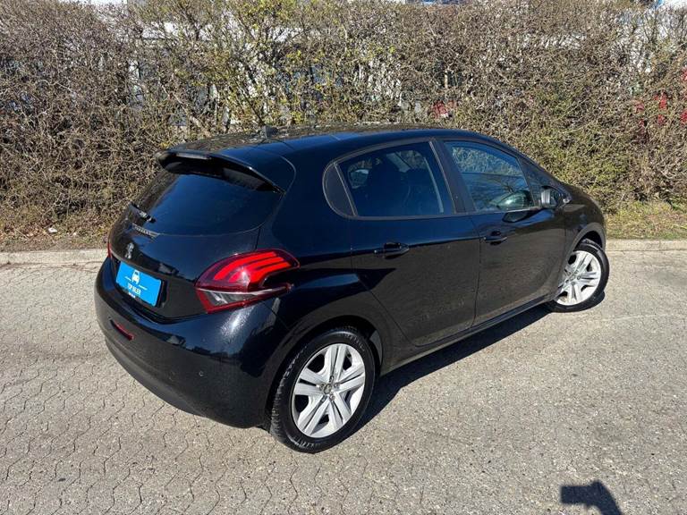 Peugeot 208 1,2 PureTech 82 Allure Sky