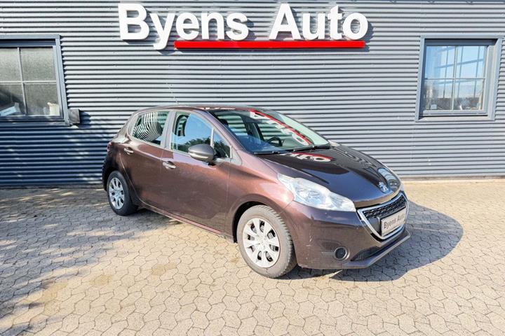 Sort Peugeot 208 fra 2012 set udefra