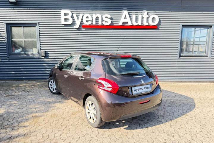 Sort Peugeot 208 fra 2012