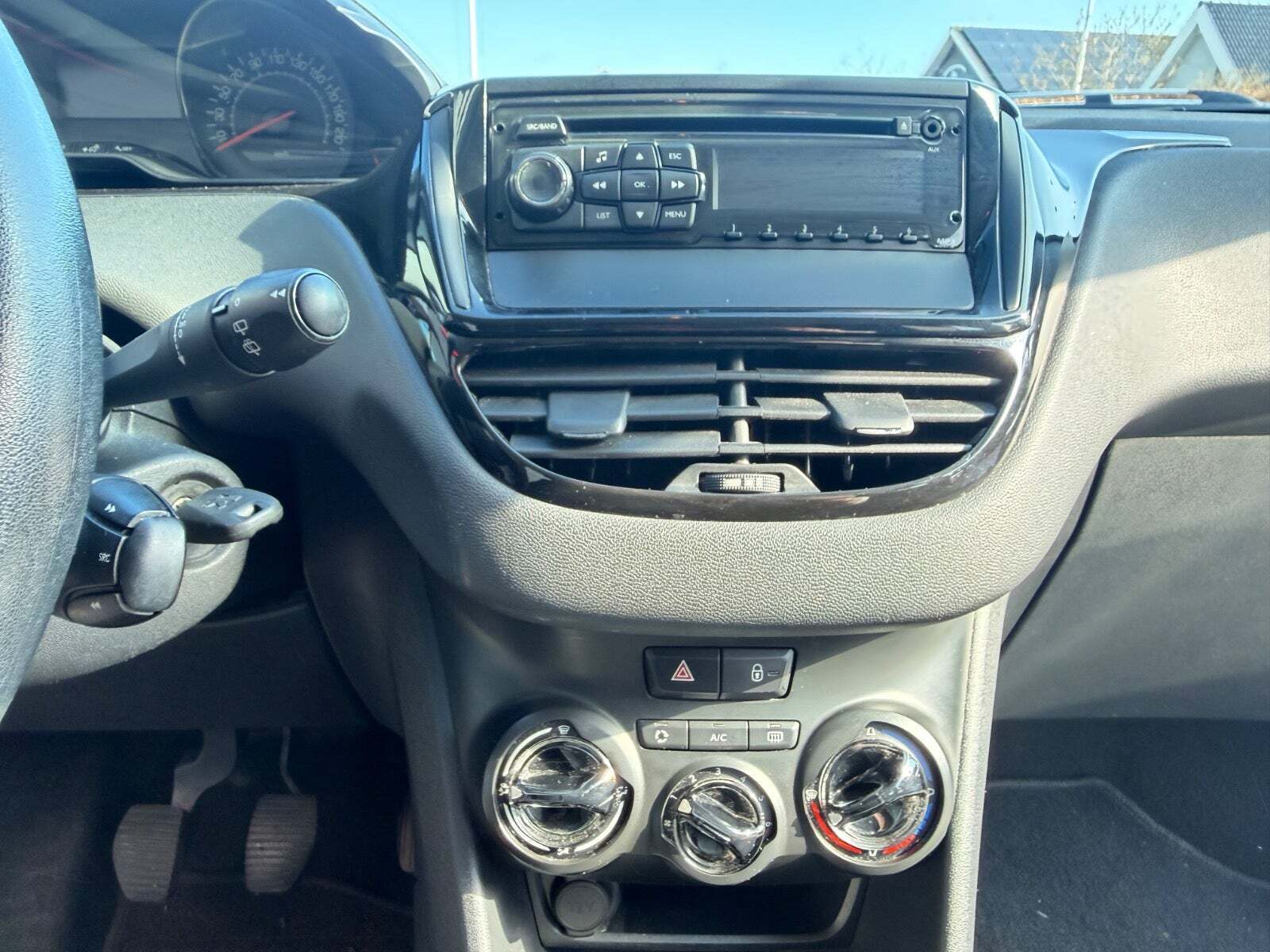 Sort Peugeot 208 fra 2012