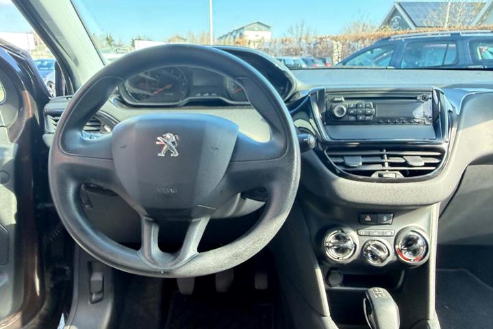 Sort Peugeot 208 fra 2012