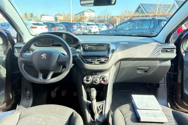 Sort Peugeot 208 fra 2012