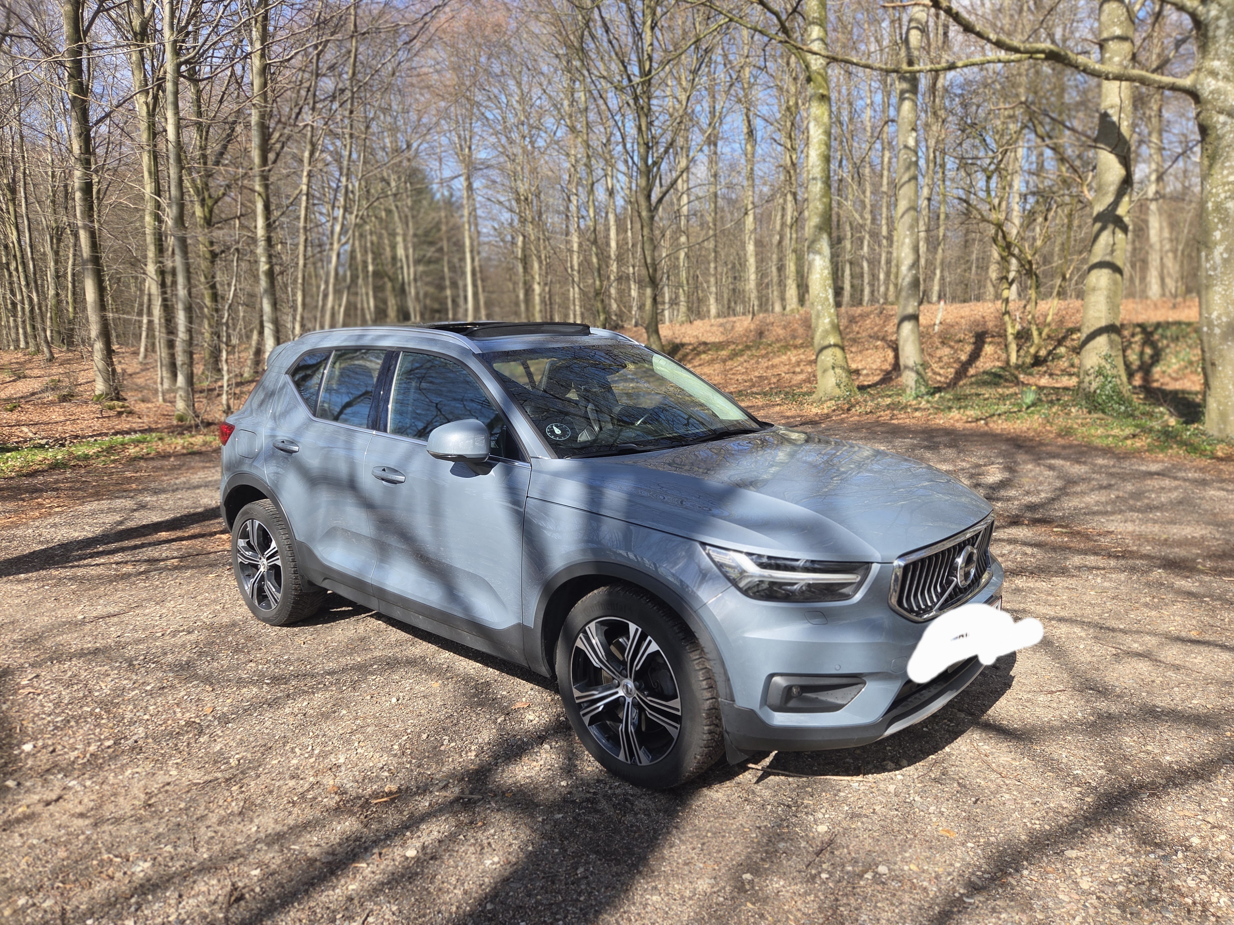 Grå Volvo XC40 fra 2021