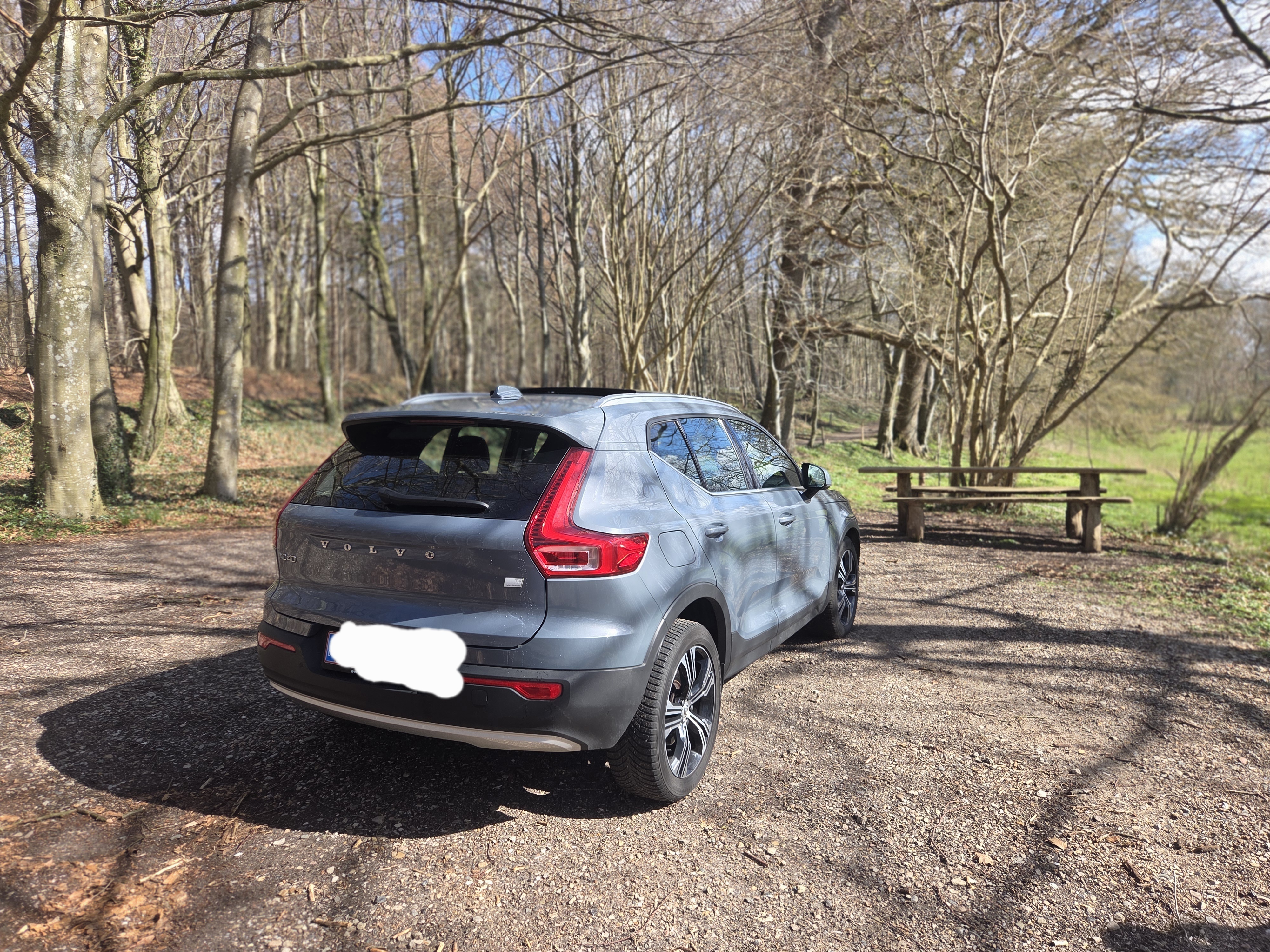 Grå Volvo XC40 fra 2021