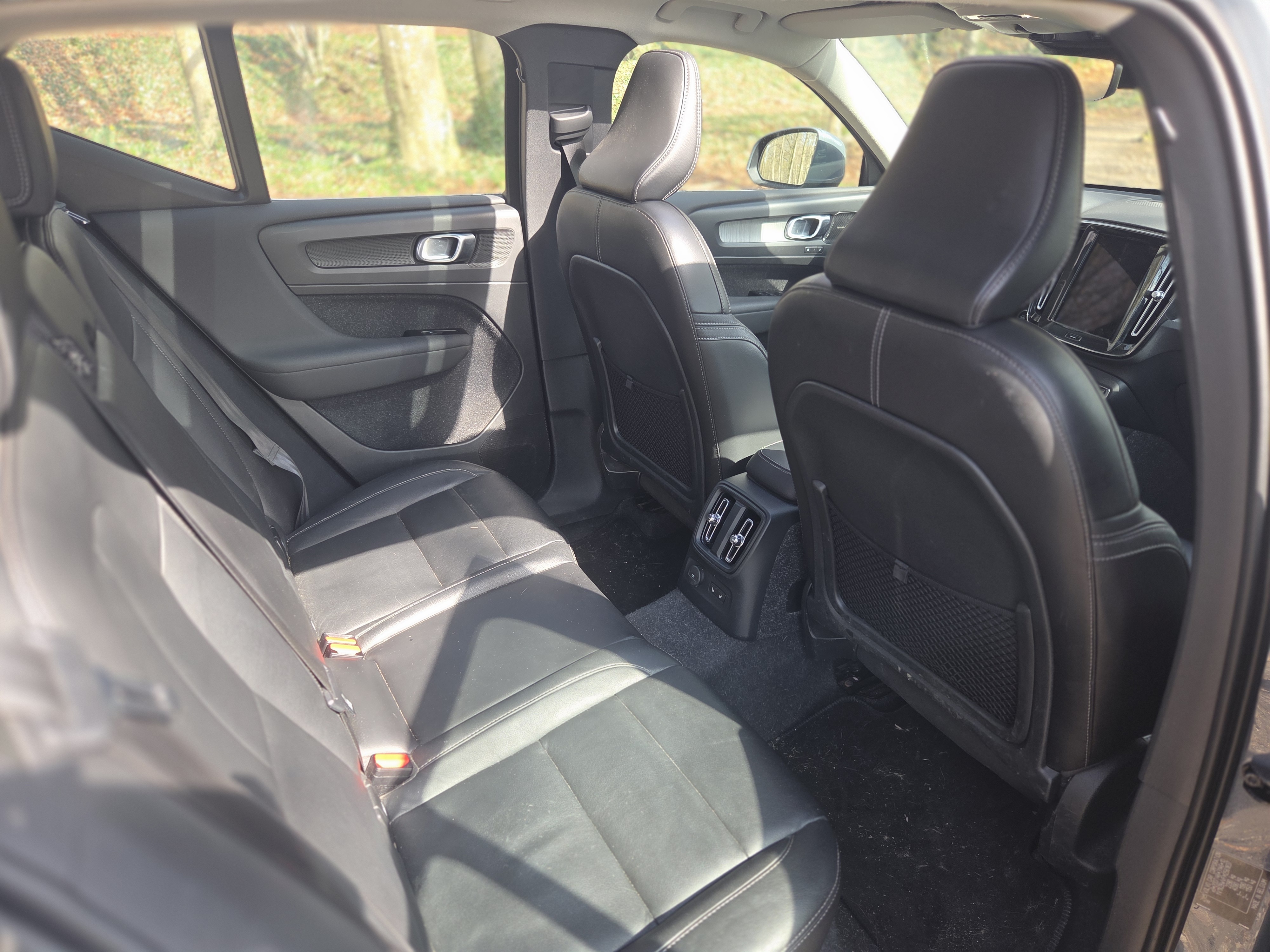 Grå Volvo XC40 fra 2021