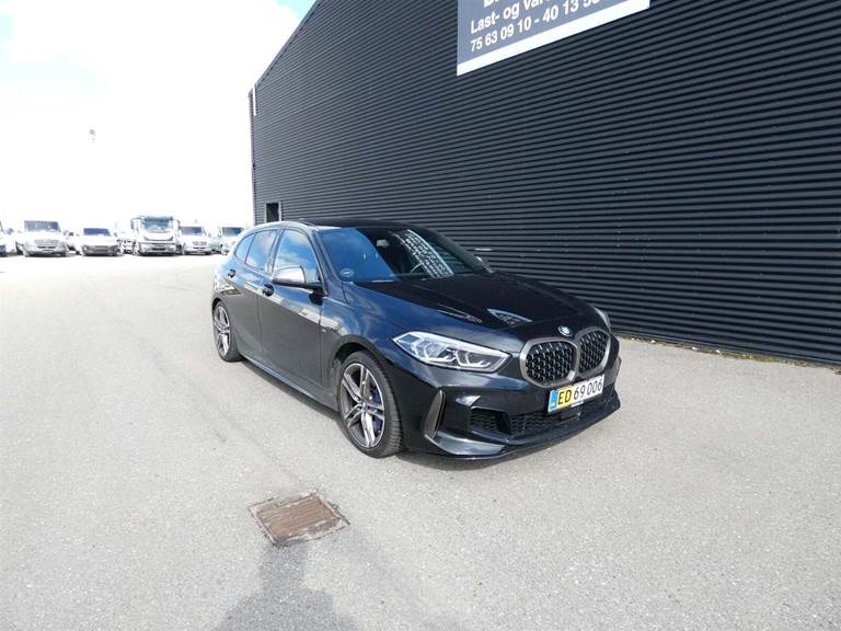 BMW M135i 2,0 Connected xDrive aut. Van