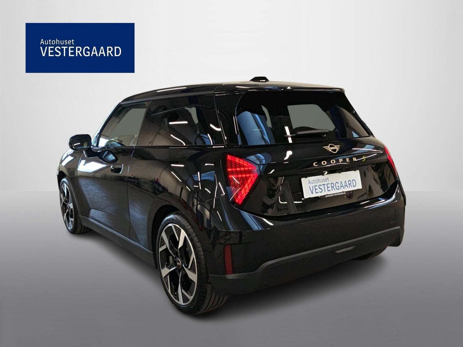 Sort Mini Cooper SE fra 2024