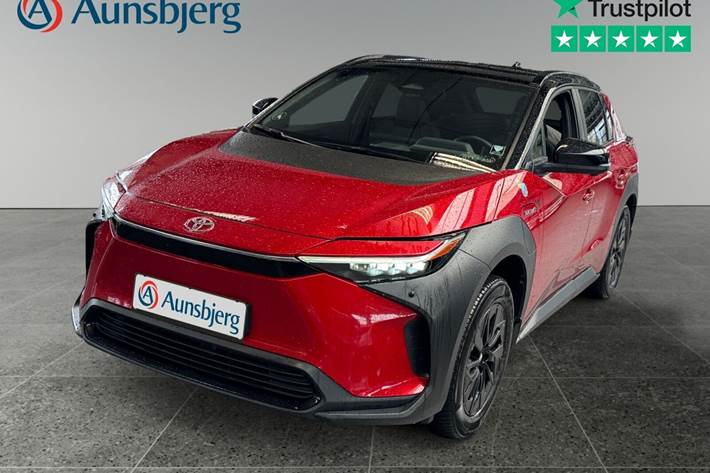 Rød Toyota BZ4X fra 2023