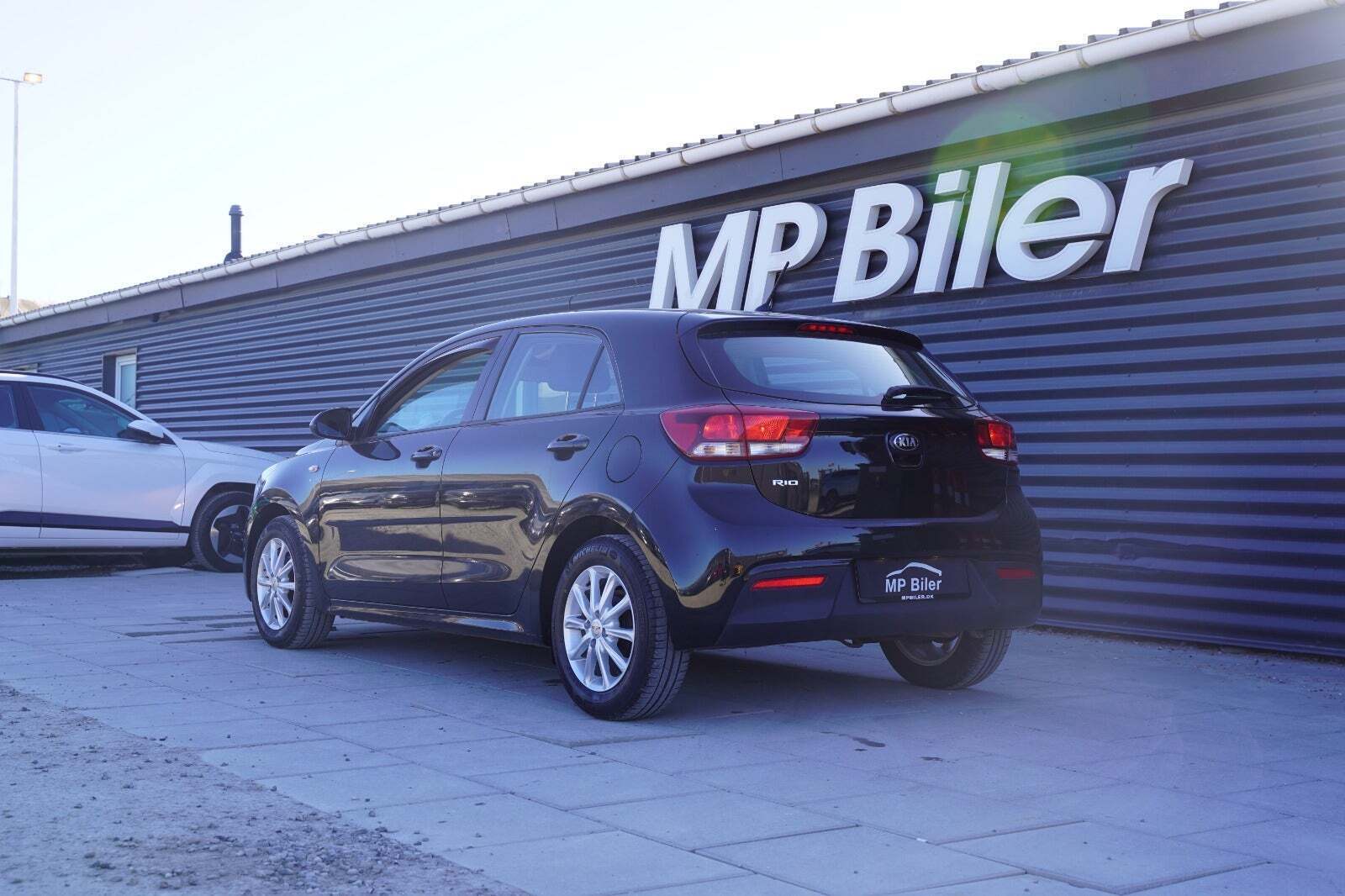 Sort Kia Rio fra 2017