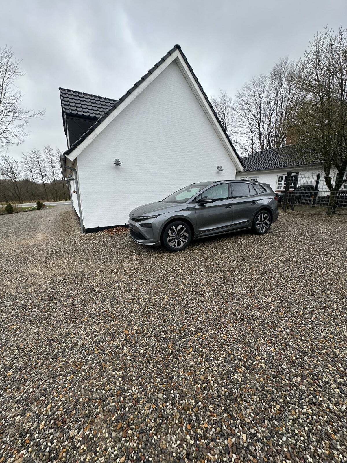 Grå Skoda Enyaq fra 2026