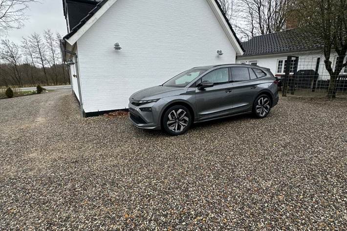 Grå Skoda Enyaq fra 2026