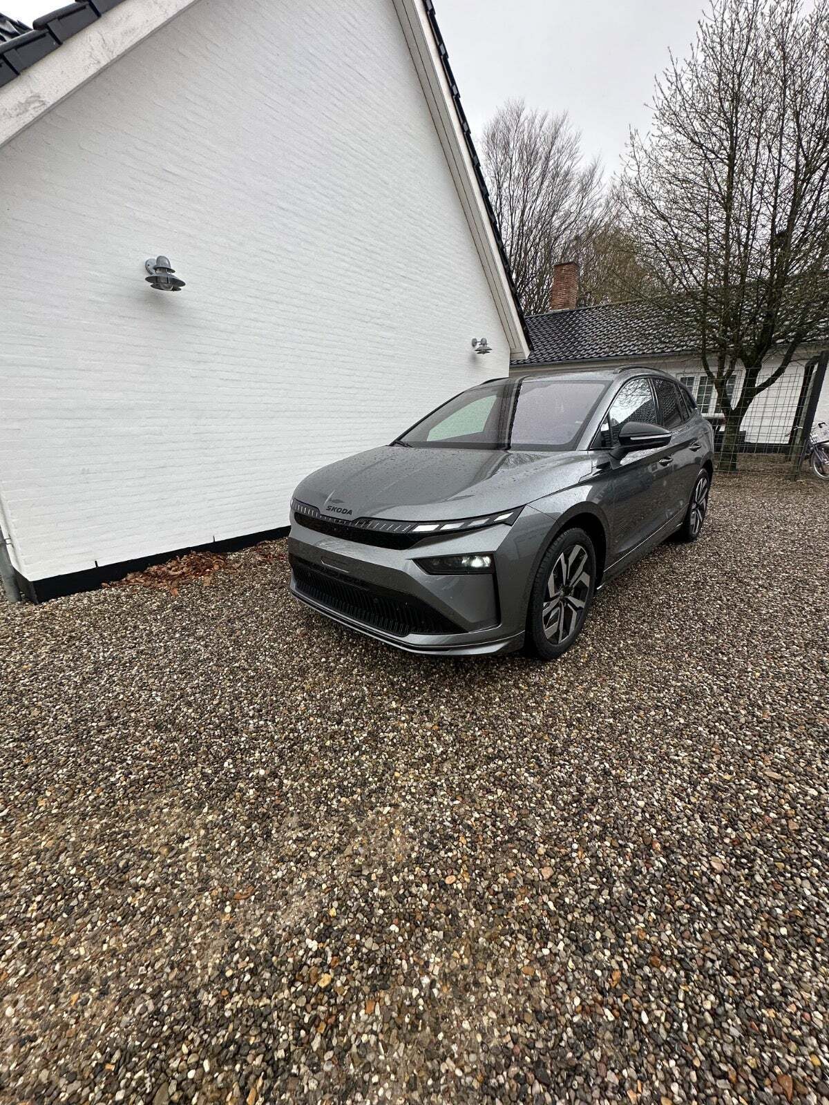 Grå Skoda Enyaq fra 2026