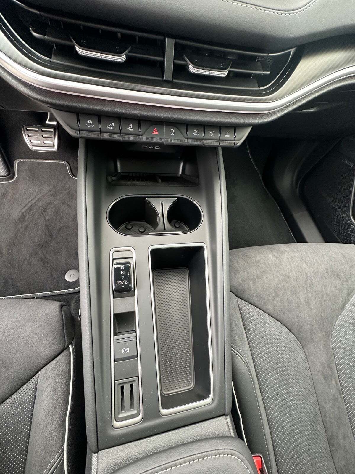 Grå Skoda Enyaq fra 2026