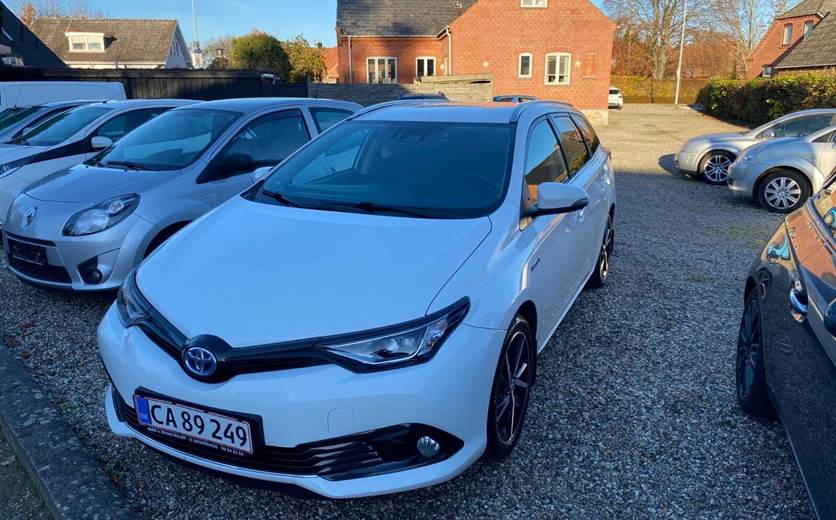 Toyota Auris 1,8 Hybrid Selected Touring Sports CVT
