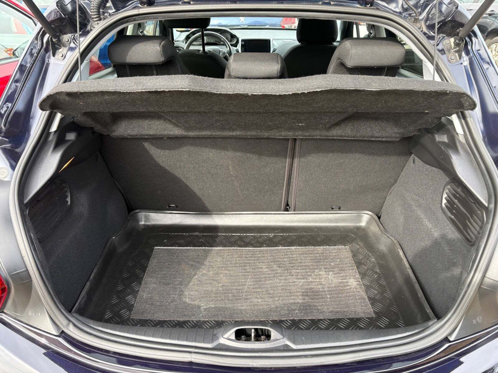 Grøn Peugeot 208 fra 2018