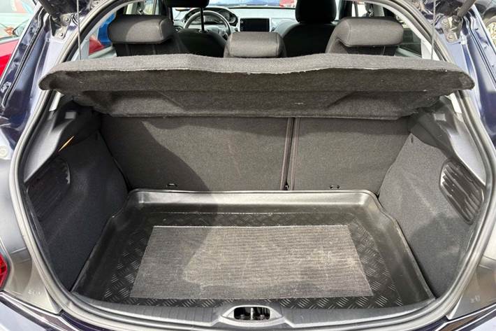 Grøn Peugeot 208 fra 2018