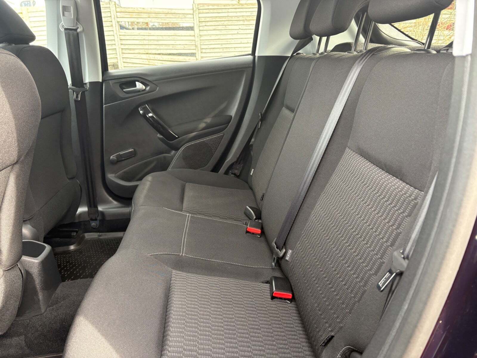 Grøn Peugeot 208 fra 2018