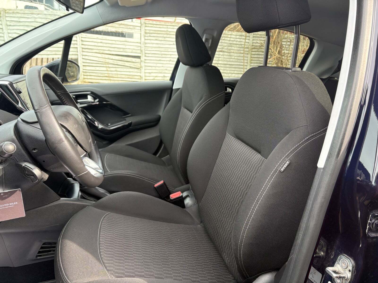 Grøn Peugeot 208 fra 2018