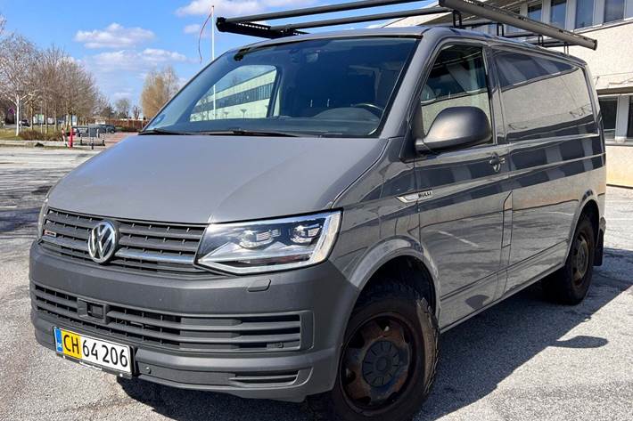 Grå VW Transporter fra 2018
