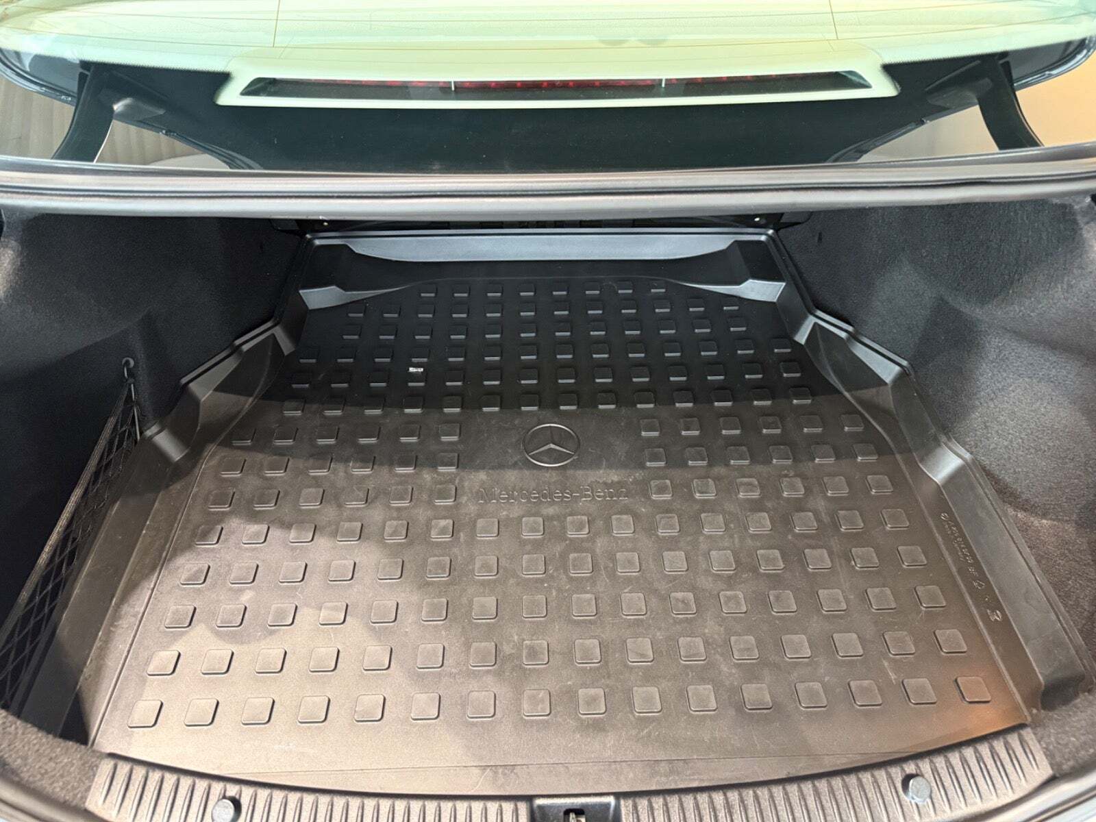 Grå Mercedes C200 d fra 2017