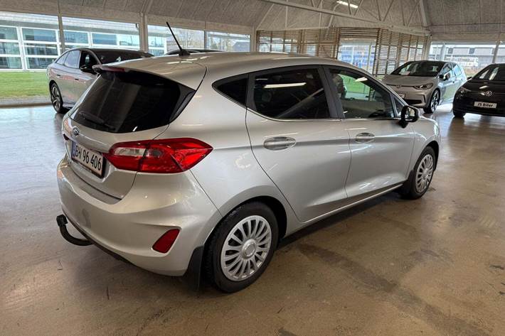 Sølv Ford Fiesta fra 2018