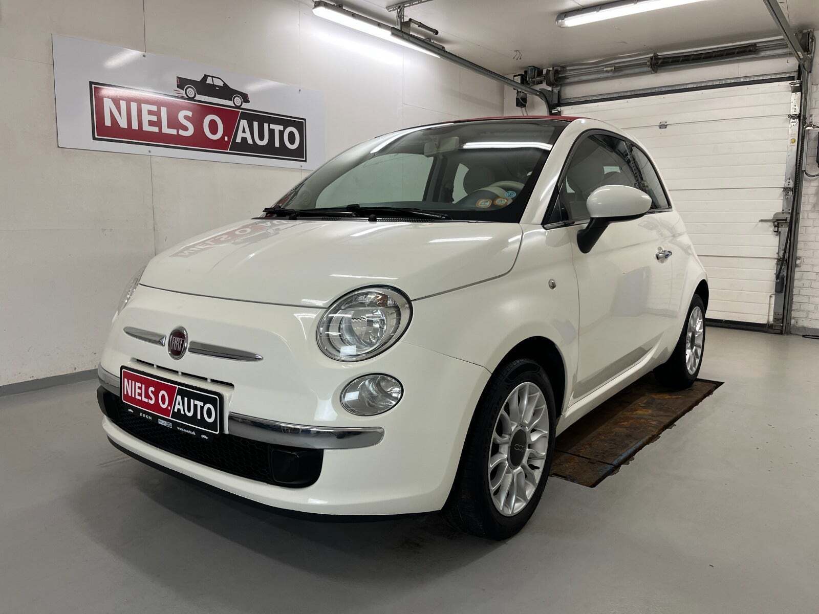 Hvid Fiat 500C fra 2011