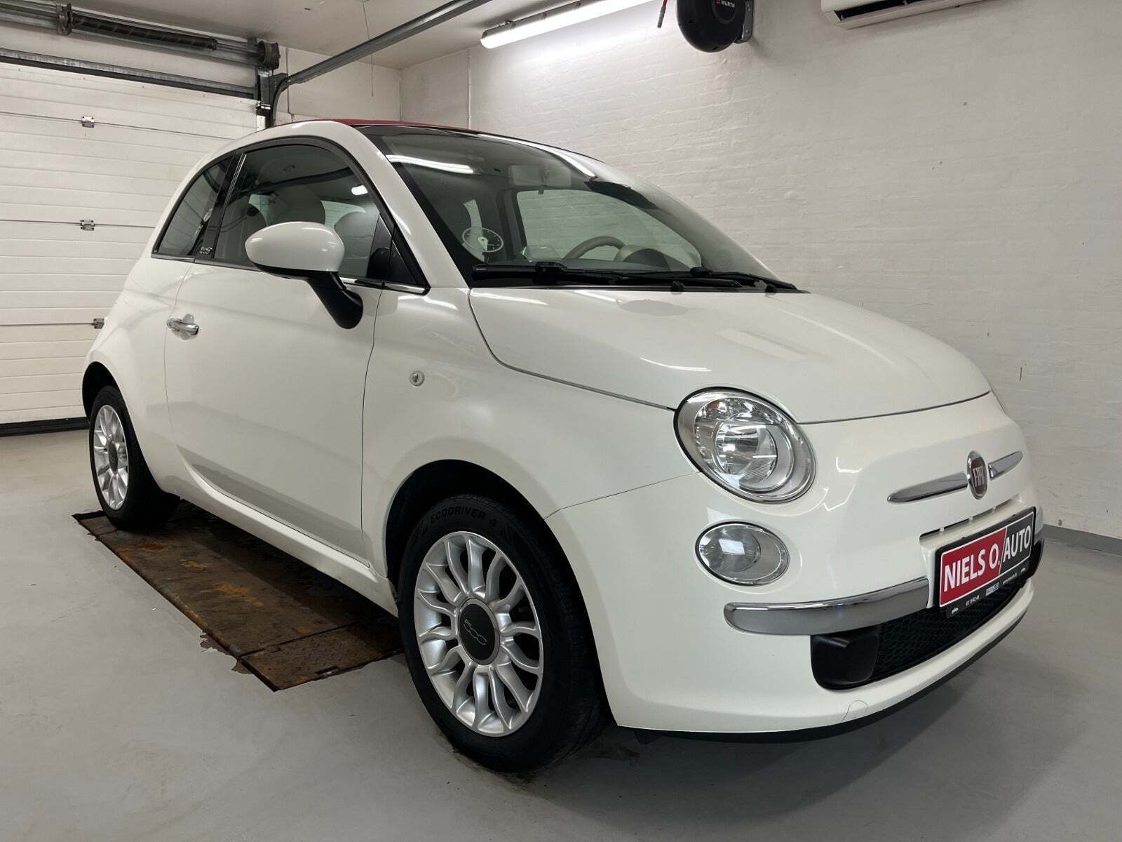 Hvid Fiat 500C fra 2011