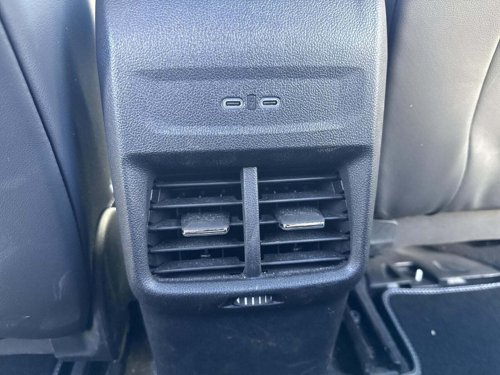 Hvid Ford Capri fra 2025